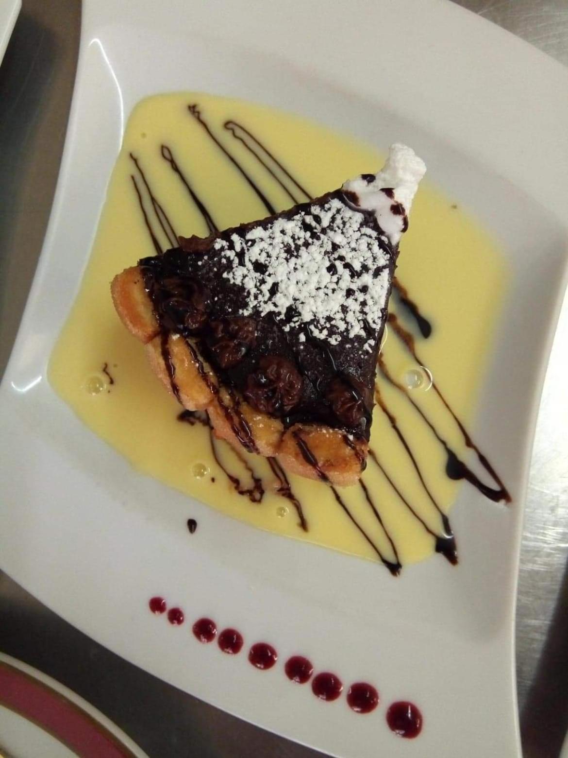 Hotel Restaurant Le Cygne Conches-en-Ouche Luaran gambar
