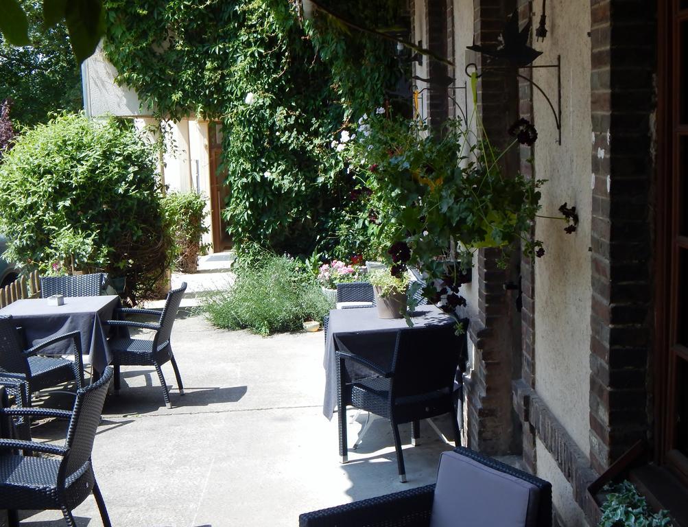 Hotel Restaurant Le Cygne Conches-en-Ouche Luaran gambar